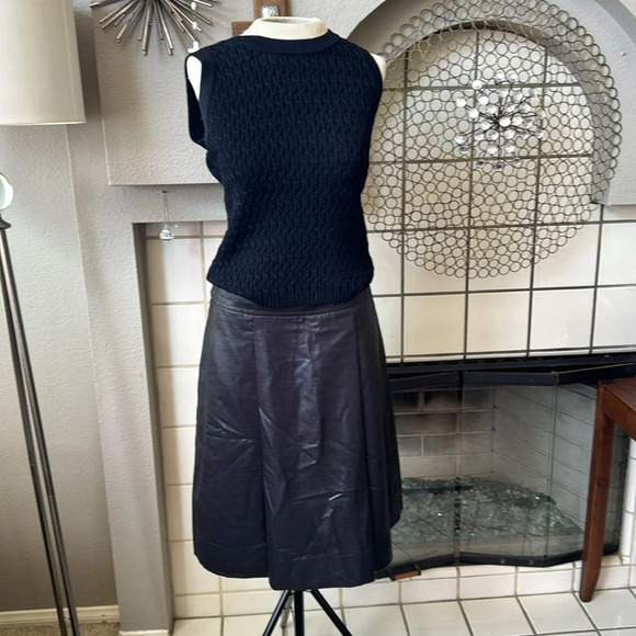 Tory Burch size 6 black shimmer skirt midi pleated flattering - Picture 9 of 13